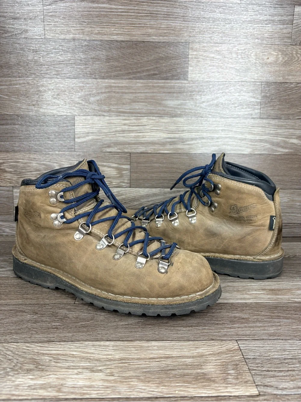 Danner Mountain Pass Gunmetal Boots Nubuck Leather Vibram Gore-Tex Men’s Sz 9EE